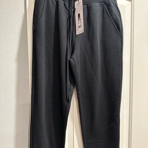 Alo 7/8 easy sweatpants.